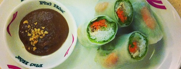 Pho Hoa Noodle Soup is one of สถานที่ที่ Adrian ถูกใจ.