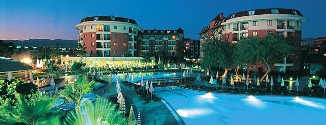 Club Insula Hotel is one of Posti che sono piaciuti a Andrey.