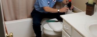 Roto-Rooter Plumbing & Water Cleanup is one of Locais curtidos por Chester.