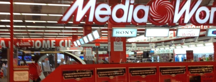 MediaWorld is one of สถานที่ที่ Acar ถูกใจ.