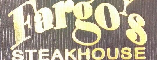 Fargo's Steakhouse is one of Lugares favoritos de Julie.