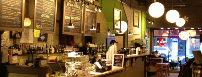 The Roots Coffeebar & Cafe is one of Posti che sono piaciuti a Duane.