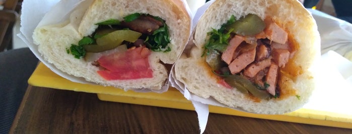 Noosh Sandwich | ساندویچ نوش is one of Tempat yang Disukai Shahin.