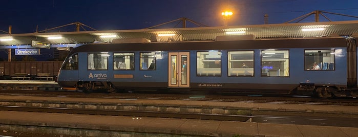 Železniční stanice Otrokovice is one of Lieux qui ont plu à Lost.