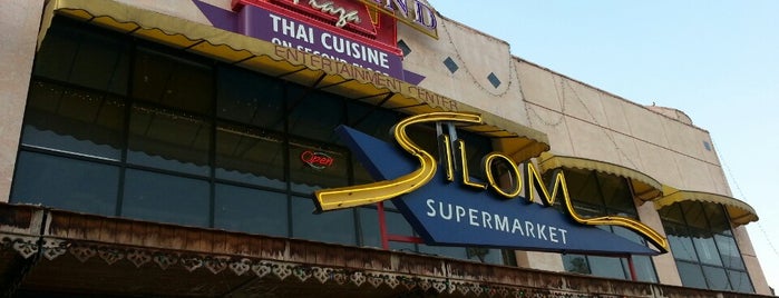 Silom Supermarket is one of Tempat yang Disukai Andrew.