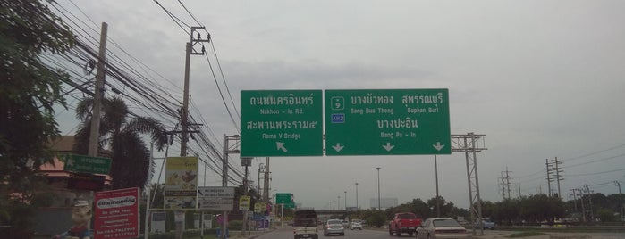 Bang Khu Wiang Interchange is one of ถนนกาญจนาภิเษก (Kanchanaphisek Road).