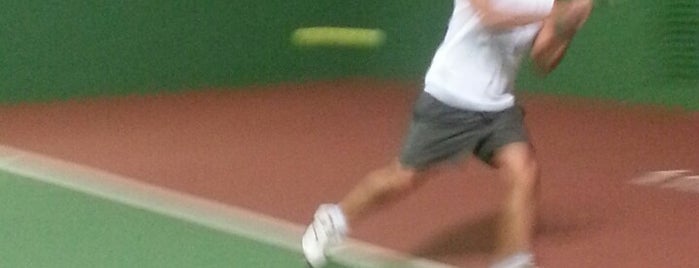 Yellow Ball Tennis Club is one of Esporte.