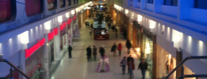 Cosmoport Mall is one of Locais curtidos por Princessa.