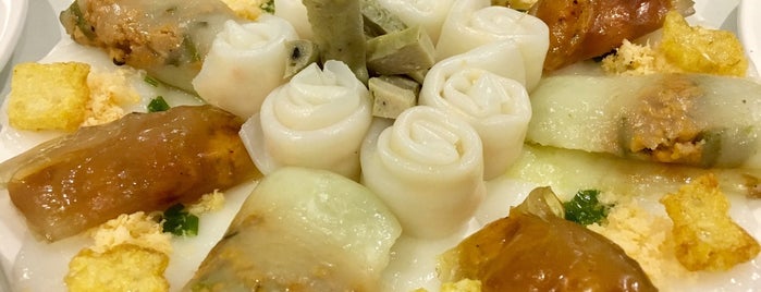 Quan Ruoc Hue ( authentic Hue cuisine) is one of Vietnam.