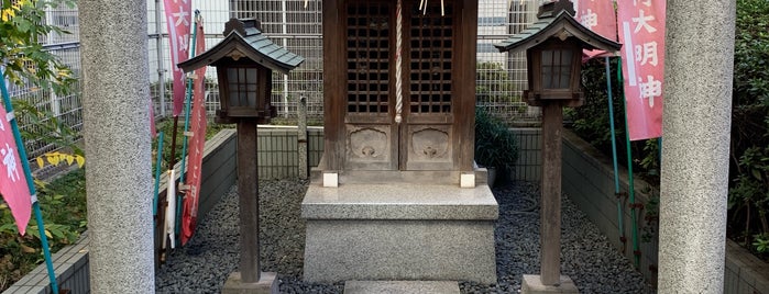 次郎左衛門稲荷大明神 is one of 訪問した寺社仏閣.