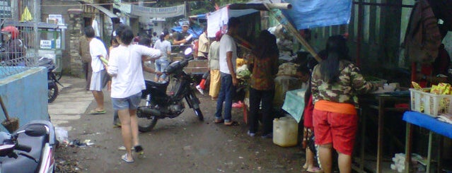 Pasar Haur Pancuh is one of shopaholic :D.