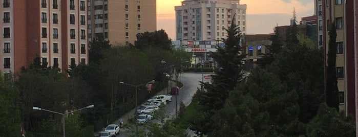 Süzer Bulvarı is one of Lugares favoritos de Selahattin.