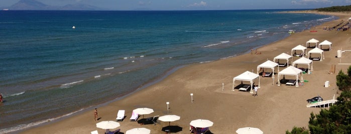 Grecotel Beach is one of Lugares guardados de Spiridoula.