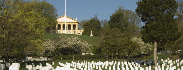 Arlington National Cemetery is one of Marine Corps Marathon 2012.