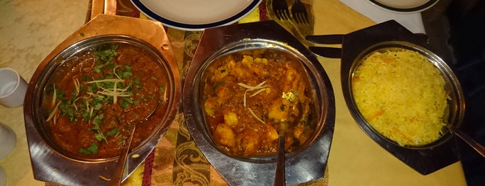 Bollywood Restaurant is one of Tempat yang Disukai Raif.