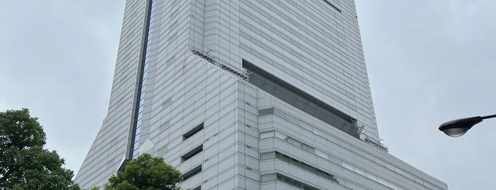 NEC Head Office Building (NEC Super Tower) is one of Locais curtidos por Mark.