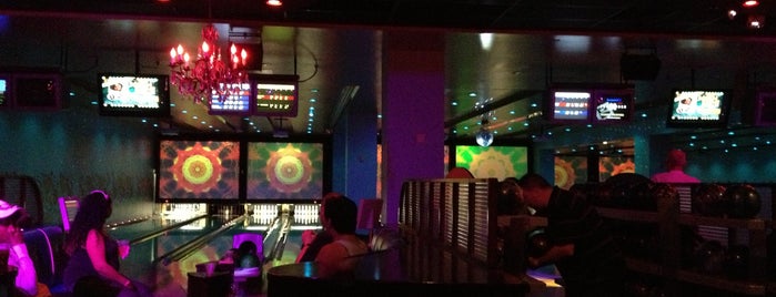 Drink & Drag Lounge is one of Las Vegas Gay Bars.