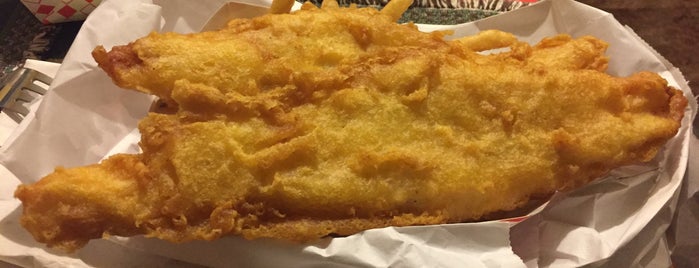 Chef John's Fish & Chips is one of Markさんのお気に入りスポット.