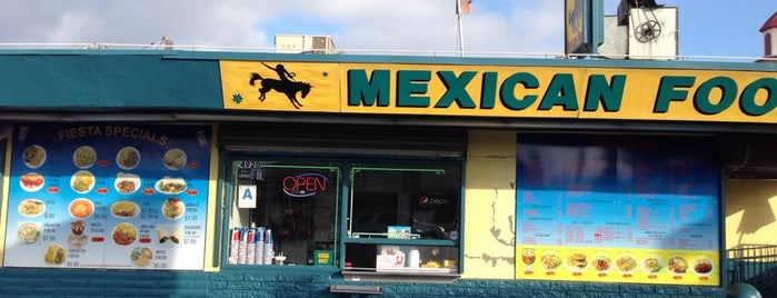Taco Fiesta is one of สถานที่ที่ Mayer ถูกใจ.