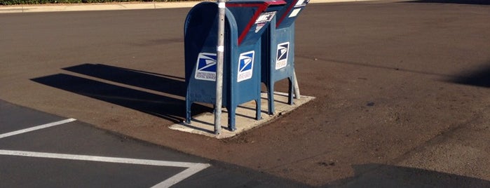 US Post Office is one of Lieux qui ont plu à Henry.