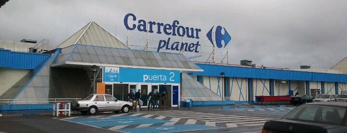 Carrefour is one of Orte, die Ingrid gefallen.