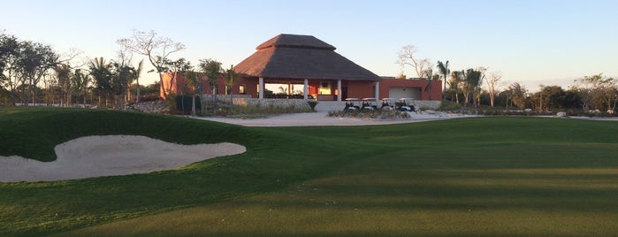 Jade Golf Club is one of Tempat yang Disukai Xochitl.