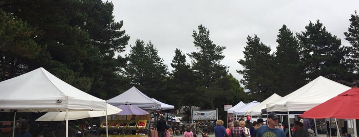 Manzanita Farmer's Market is one of Beach Life.