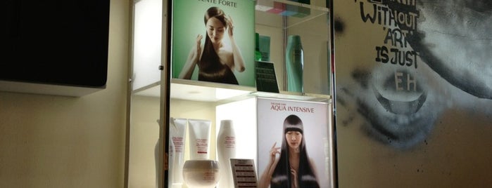 Earth Horizon Hair & Make Up Studio is one of Johor Bahru.