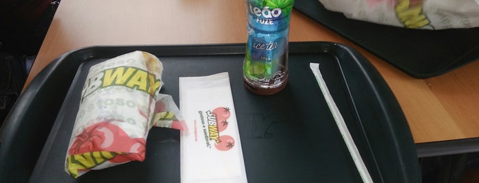 Subway is one of Lugares que eu frequento.