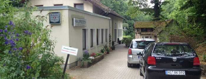 Waldfrieden Restaurant is one of Essen.