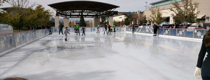 Fountains At Farrah Ice Pond is one of Fun.