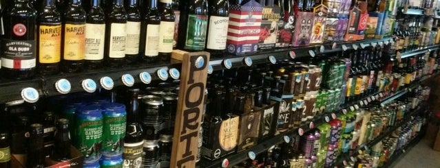 WhichCraft Beer Store is one of Brandonさんのお気に入りスポット.