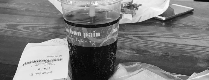 Au Bon Pain at Skibo Café is one of Tiona'nın Beğendiği Mekanlar.