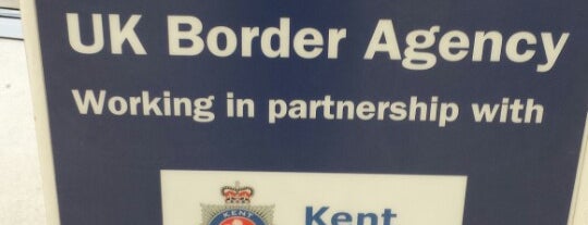 UK Customs is one of สถานที่ที่ Devonta ถูกใจ.