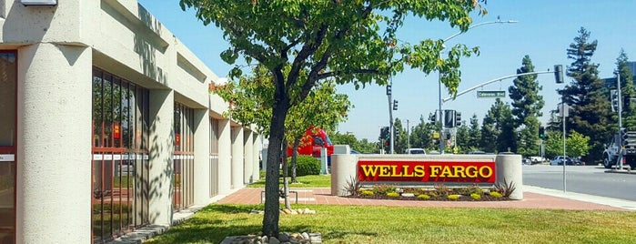 Wells Fargo - S Milpitas Blvd is one of Tempat yang Disukai Lisa.