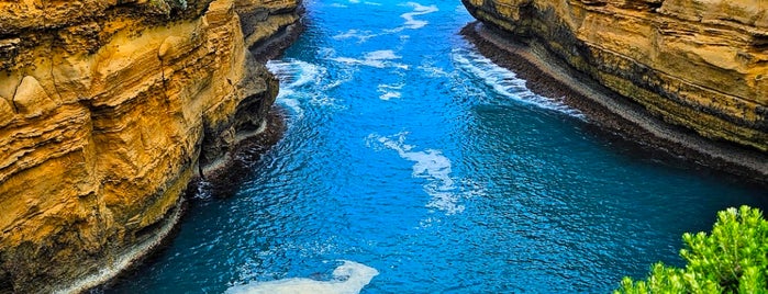 Thunder Cave is one of Beaches.