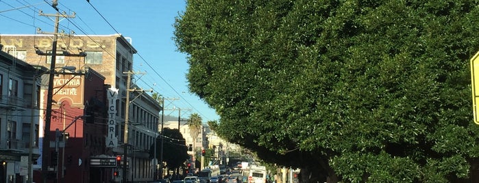 Apple Shuttle - 16th & South Van Ness is one of SF Trip 2016 🌉.