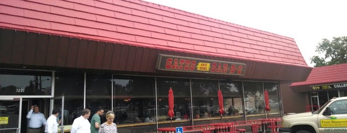 Gates Bar-B-Q is one of Brianさんのお気に入りスポット.