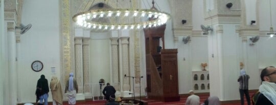 Qiblatain Mosque is one of Umrah.