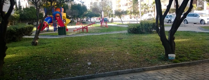 Menekşe Park is one of Lugares favoritos de Dilay.