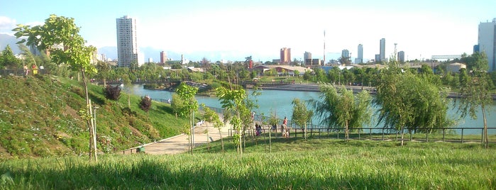 Parque De La Familia is one of Urban design around the world.