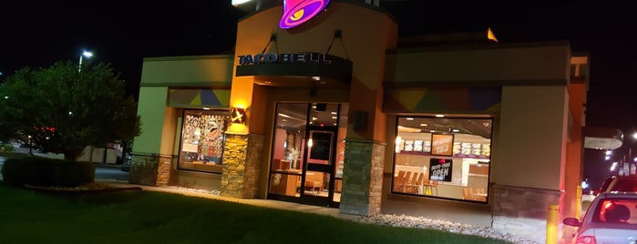 Taco Bell is one of Must-visit Food in Fairview Heights.