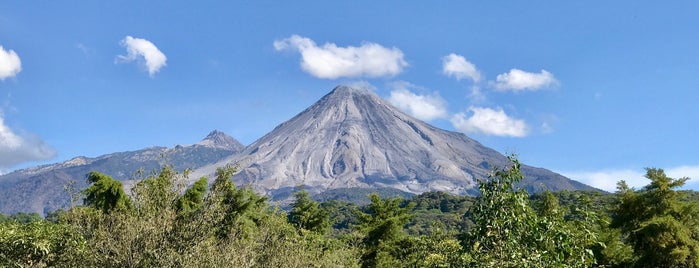 Mirador del Volcán is one of Comala.