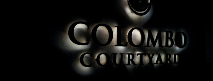 Colombo Court Hotel & Spa is one of Bars !.