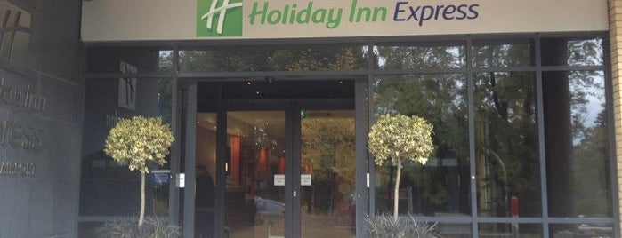 Holiday Inn Express is one of Orte, die Alexander gefallen.