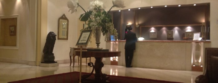 Hôtel Acropole is one of Fadyさんのお気に入りスポット.