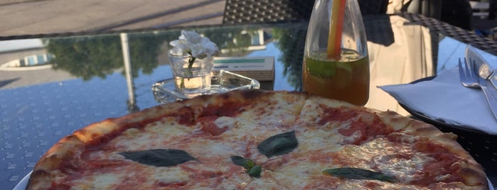 Fragolino pizza is one of Orte, die Maru gefallen.