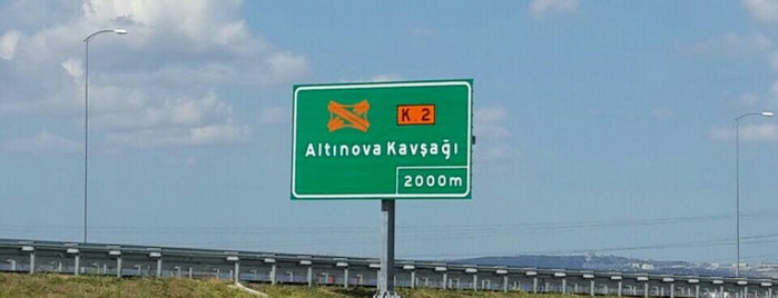 Altınova Kavşağı is one of İstanbul - Bursa - İzmir Otoyolu.