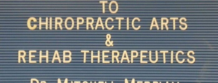 Chiropractic Arts Center is one of Lorraine-Lori : понравившиеся места.