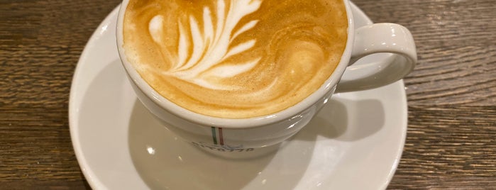 Caffè Ritazza is one of Gulcin 님이 좋아한 장소.